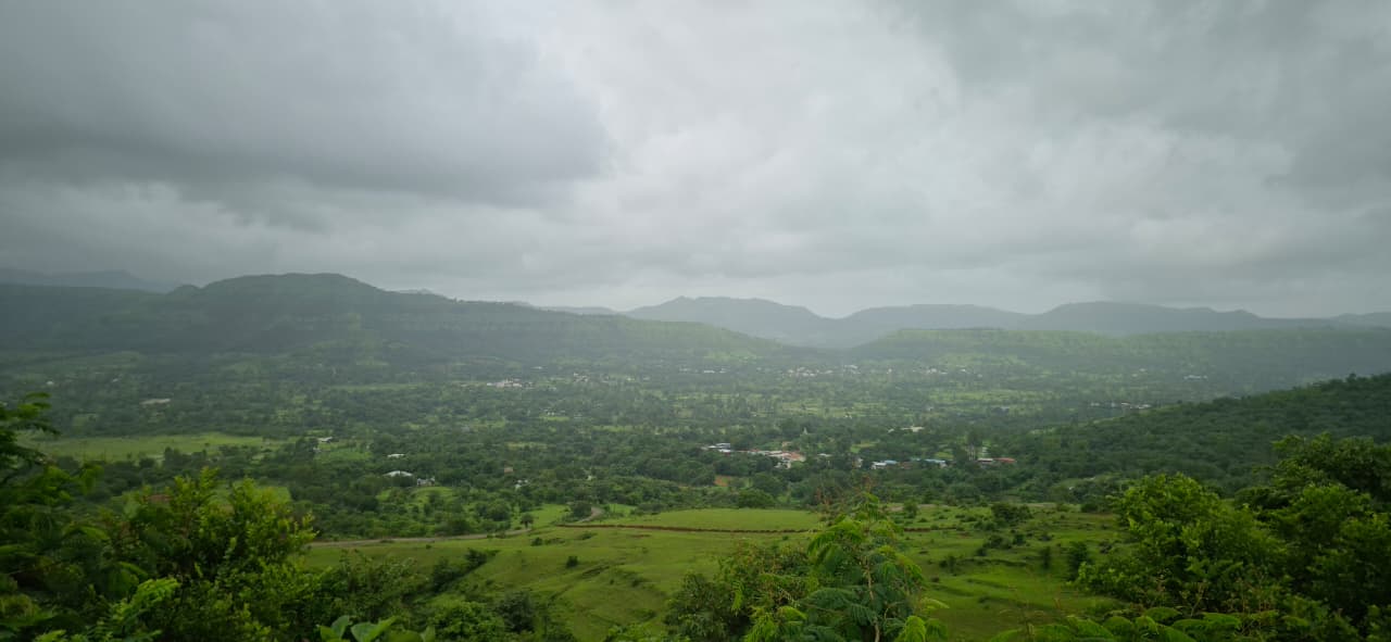 Nestland Velhe panoramic sunset views over rolling hills